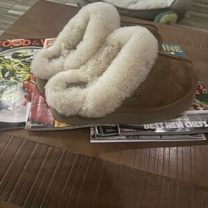 UGG Disquette Platform Slippers